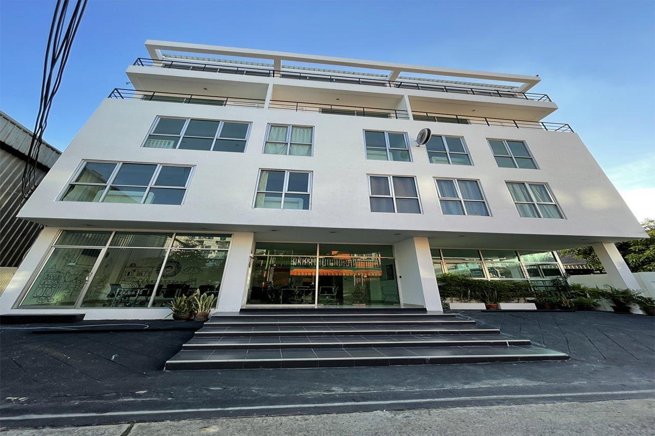 Roomquest Bangkok Sukhumvit 50 Eksteriør billede